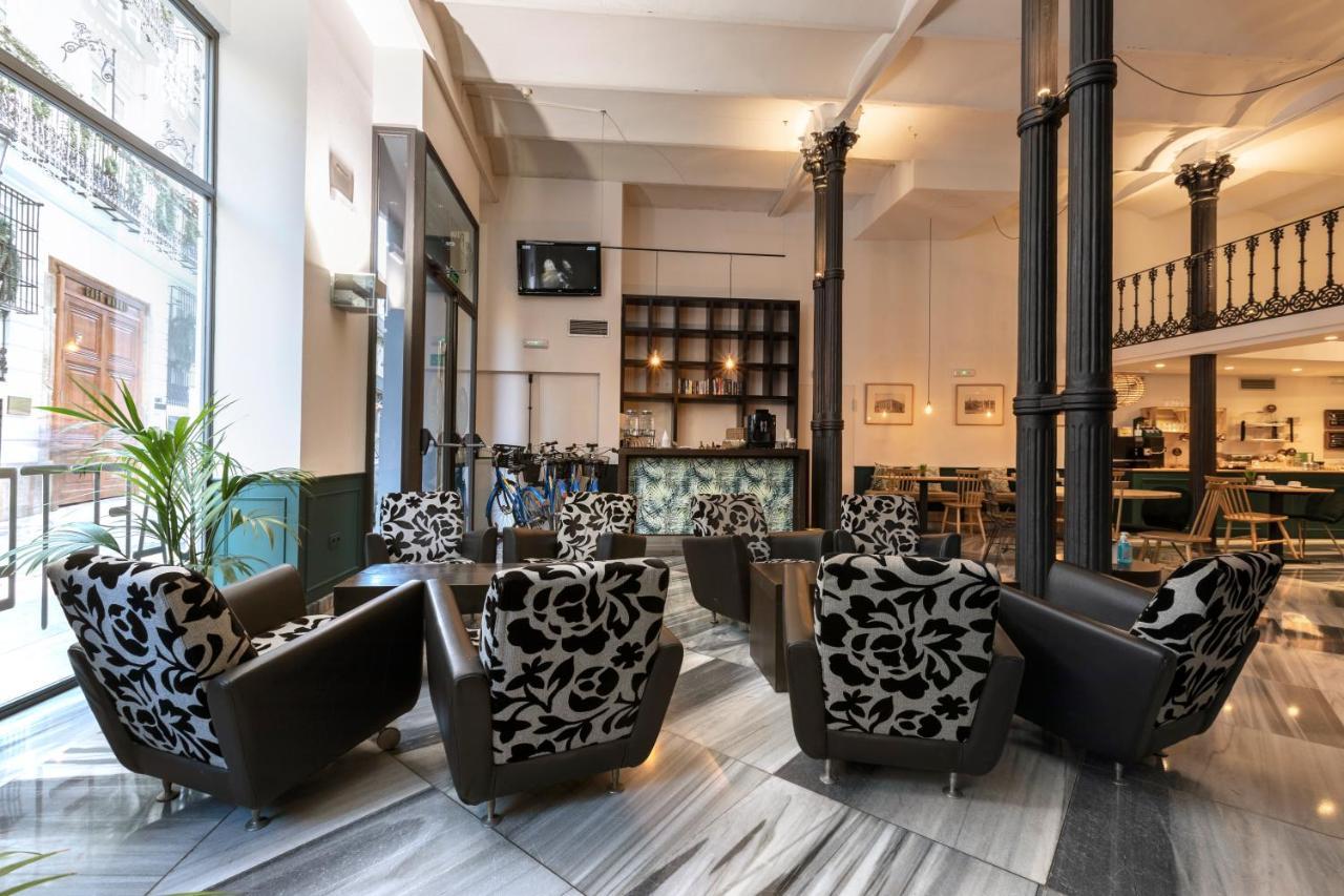 ולנסיה Petit Palace Plaza De La Reina מראה חיצוני תמונה