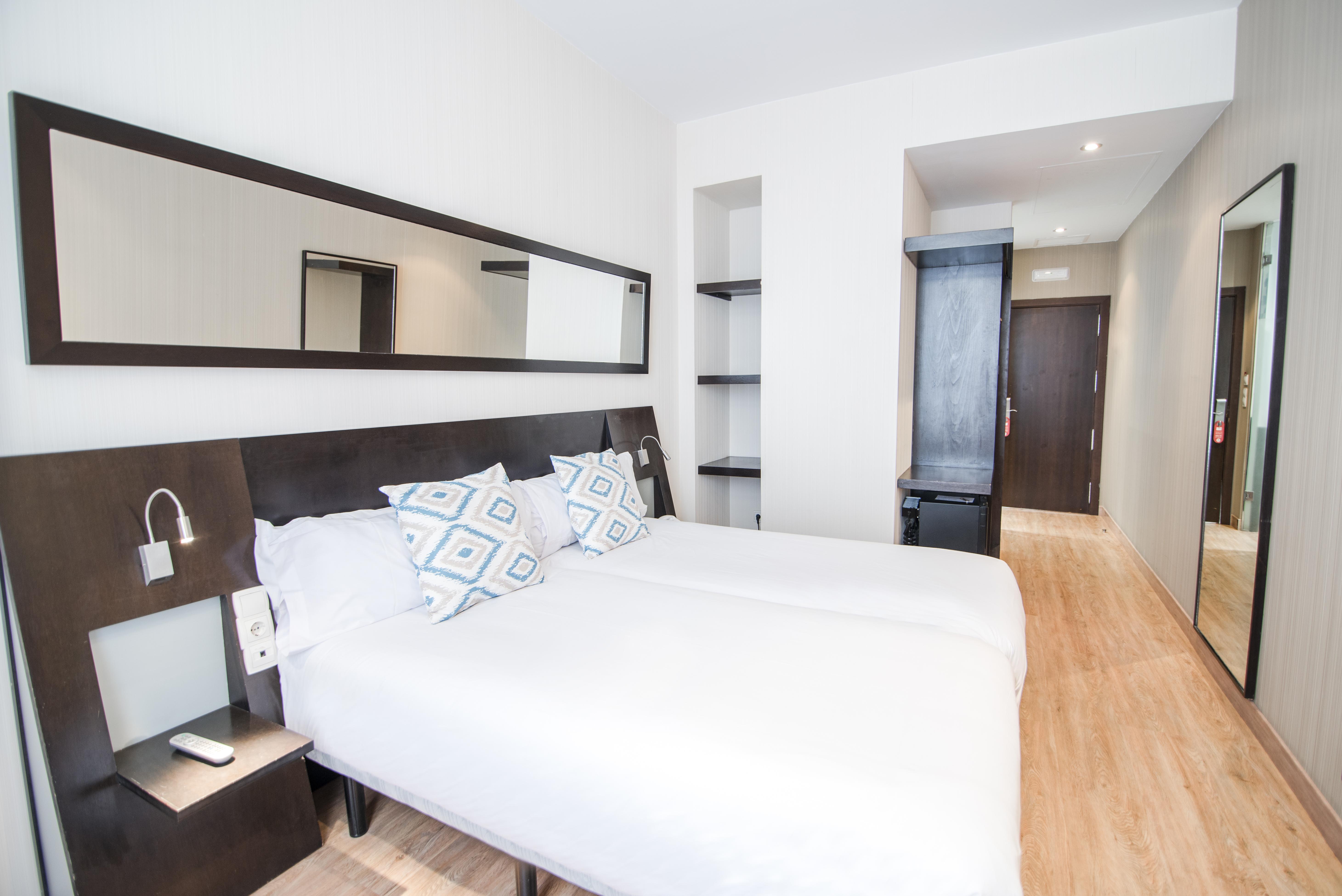 ולנסיה Petit Palace Plaza De La Reina מראה חיצוני תמונה
