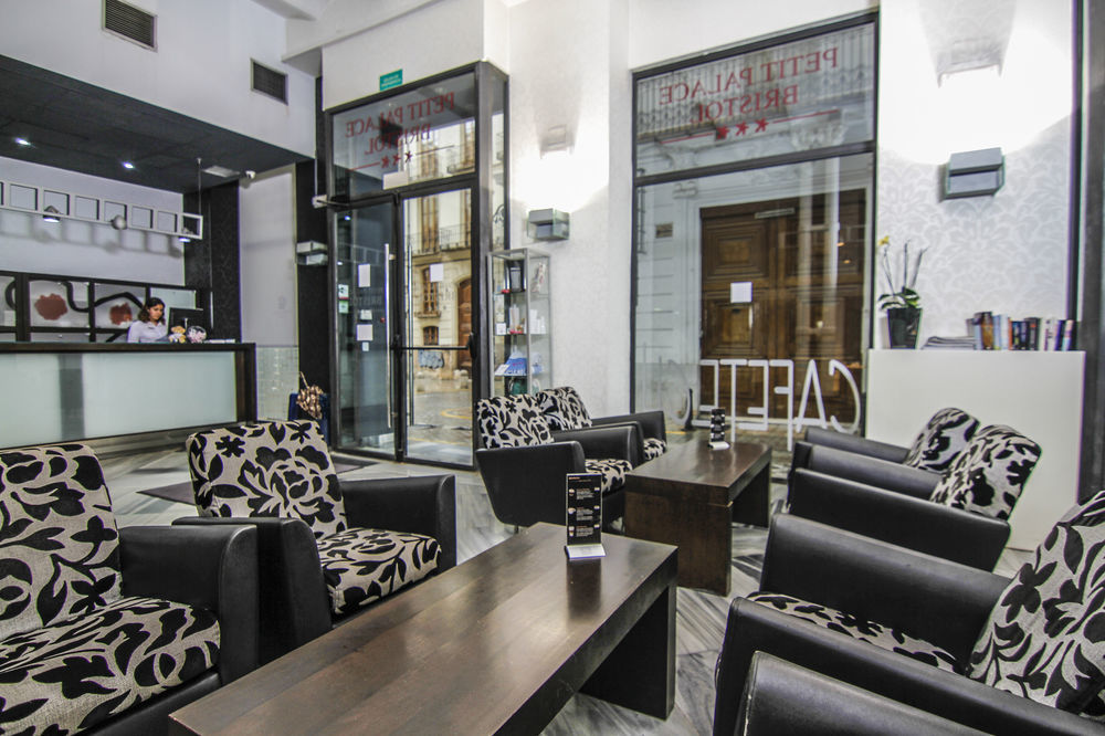 ולנסיה Petit Palace Plaza De La Reina מראה חיצוני תמונה