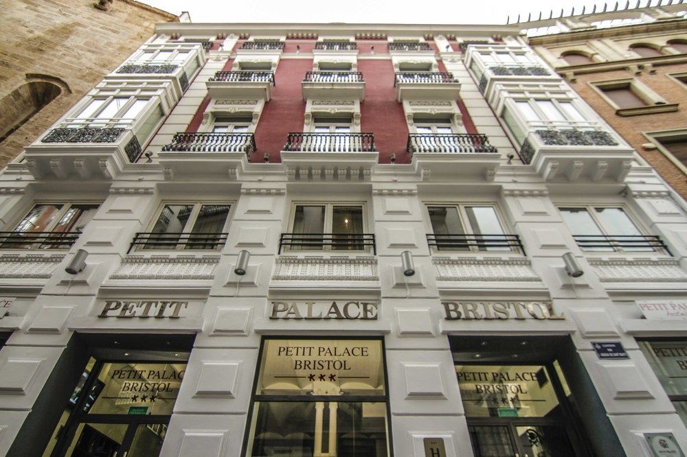 ולנסיה Petit Palace Plaza De La Reina מראה חיצוני תמונה